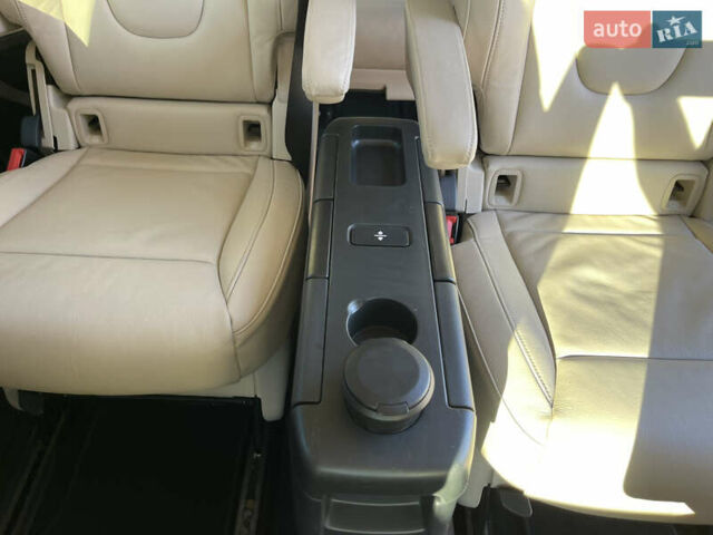 Чорний Мерседес В-Клас, об'ємом двигуна 2.14 л та пробігом 135 тис. км за 50000 $, фото 46 на Automoto.ua