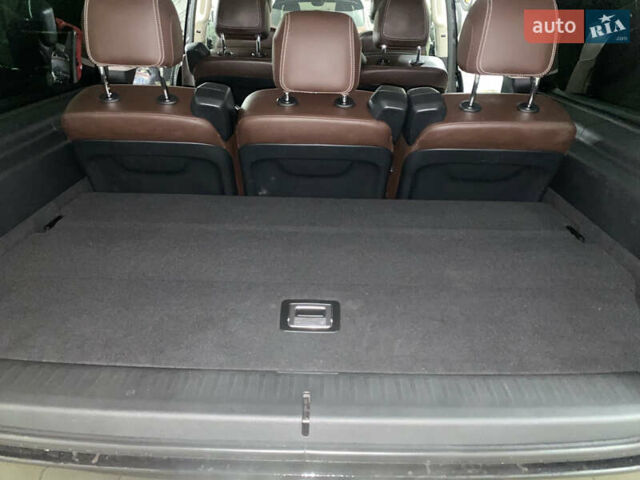 Черный Мерседес В-Класс, объемом двигателя 2.14 л и пробегом 218 тыс. км за 70000 $, фото 8 на Automoto.ua