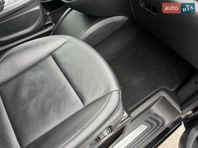 Мерседес В-Класс 2018 в Киеве на Automoto.ua Черный Мерседес В-Класс, объемом двигателя 2 л и пробегом 163 тыс. км за 44800 $, фото 21 на Automoto.ua