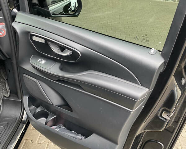 Мерседес В-Класс 2018 в Киеве на Automoto.ua Черный Мерседес В-Класс, объемом двигателя 2.14 л и пробегом 285 тыс. км за 49999 $, фото 15 на Automoto.ua