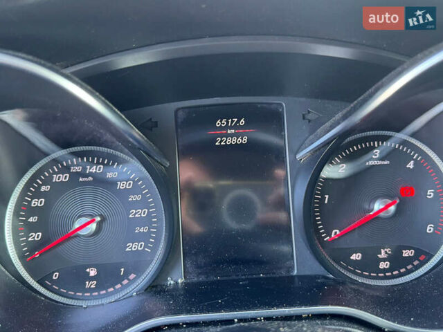 Чорний Мерседес В-Клас, об'ємом двигуна 2 л та пробігом 228 тис. км за 35000 $, фото 6 на Automoto.ua