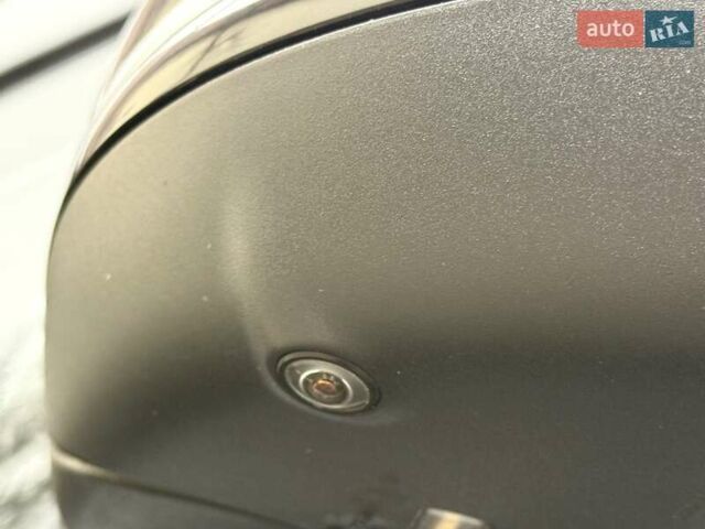 Чорний Мерседес В-Клас, об'ємом двигуна 2 л та пробігом 97 тис. км за 43900 $, фото 48 на Automoto.ua