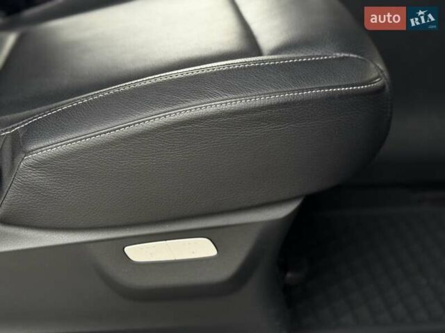 Чорний Мерседес В-Клас, об'ємом двигуна 1.95 л та пробігом 174 тис. км за 62800 $, фото 48 на Automoto.ua