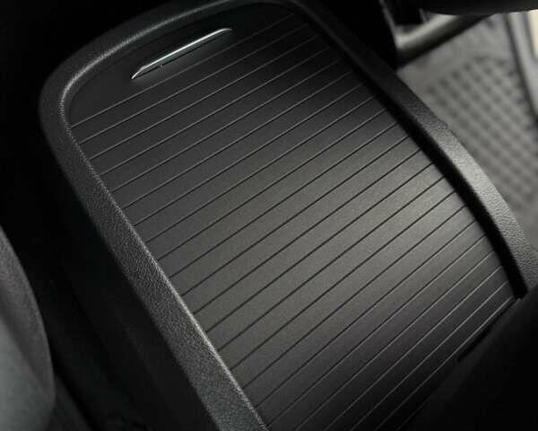 Чорний Мерседес В-Клас, об'ємом двигуна 1.95 л та пробігом 174 тис. км за 62800 $, фото 78 на Automoto.ua