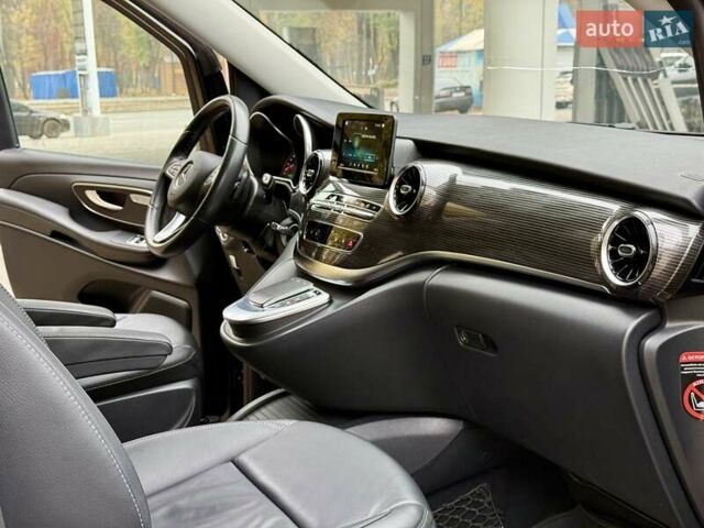 Чорний Мерседес В-Клас, об'ємом двигуна 2.1 л та пробігом 275 тис. км за 45500 $, фото 24 на Automoto.ua