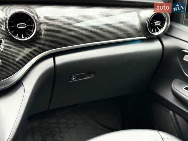 Чорний Мерседес В-Клас, об'ємом двигуна 2 л та пробігом 97 тис. км за 43900 $, фото 45 на Automoto.ua