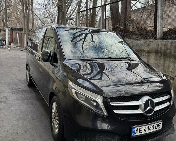 Черный Мерседес В-Класс, объемом двигателя 2.14 л и пробегом 275 тыс. км за 47000 $, фото 2 на Automoto.ua