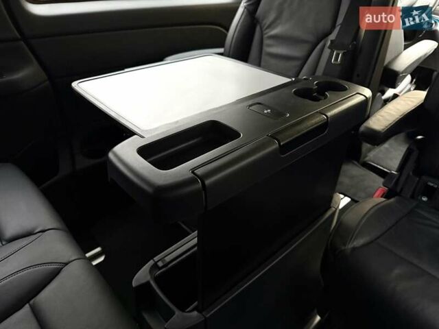 Чорний Мерседес В-Клас, об'ємом двигуна 2 л та пробігом 97 тис. км за 43900 $, фото 44 на Automoto.ua