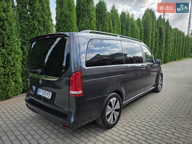 Чорний Мерседес В-Клас, об'ємом двигуна 1.95 л та пробігом 39 тис. км за 69000 $, фото 4 на Automoto.ua