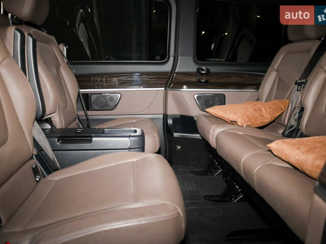 Чорний Мерседес В-Клас, об'ємом двигуна 2.14 л та пробігом 26 тис. км за 88800 $, фото 53 на Automoto.ua