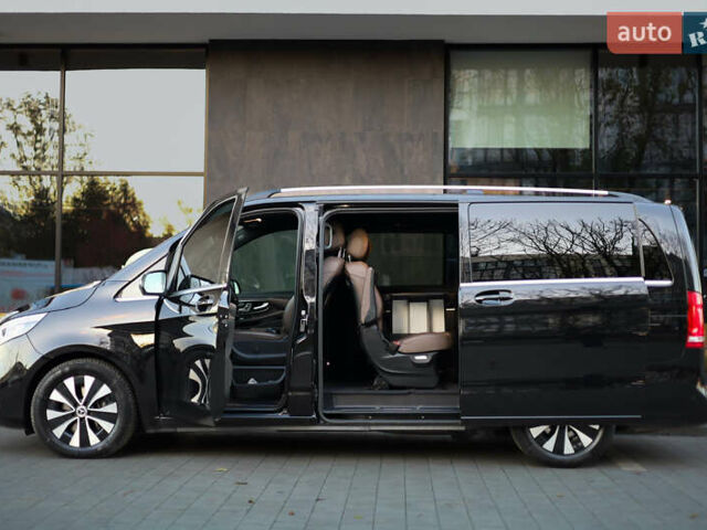 Чорний Мерседес В-Клас, об'ємом двигуна 2.14 л та пробігом 26 тис. км за 88800 $, фото 32 на Automoto.ua