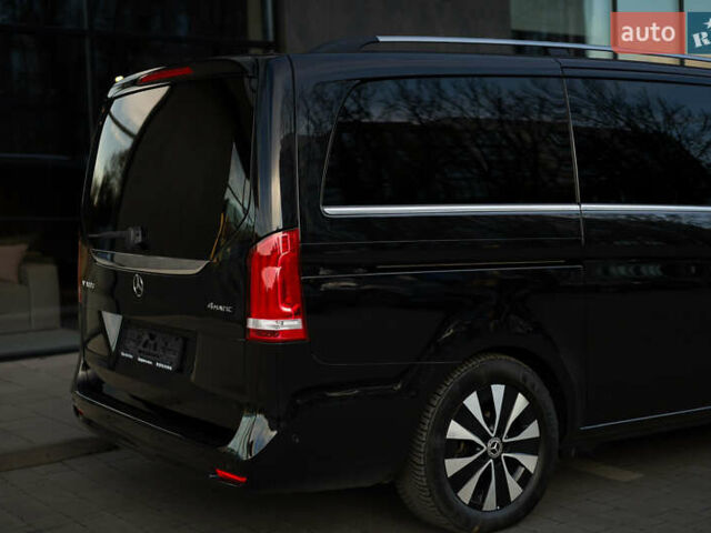 Чорний Мерседес В-Клас, об'ємом двигуна 2.14 л та пробігом 26 тис. км за 88800 $, фото 7 на Automoto.ua