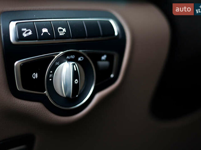 Чорний Мерседес В-Клас, об'ємом двигуна 2.14 л та пробігом 26 тис. км за 88800 $, фото 37 на Automoto.ua