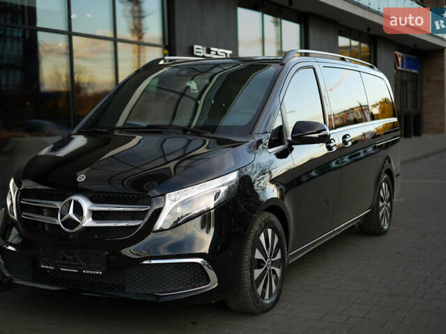 Чорний Мерседес В-Клас, об'ємом двигуна 2.14 л та пробігом 26 тис. км за 88800 $, фото 9 на Automoto.ua