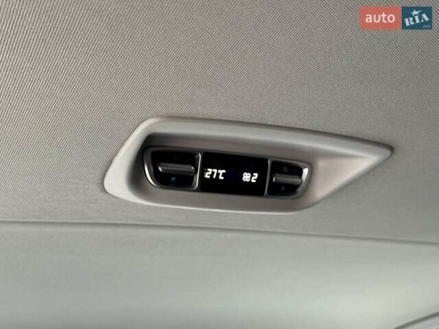 Черный Мерседес В-Класс, объемом двигателя 2 л и пробегом 83 тыс. км за 70900 $, фото 30 на Automoto.ua