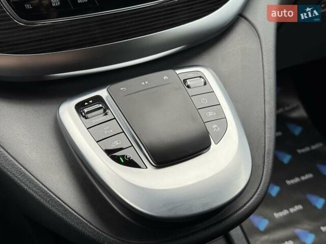 Черный Мерседес В-Класс, объемом двигателя 2 л и пробегом 83 тыс. км за 70900 $, фото 26 на Automoto.ua