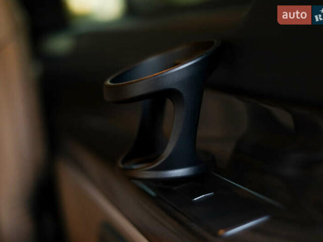 Чорний Мерседес В-Клас, об'ємом двигуна 2.14 л та пробігом 26 тис. км за 88800 $, фото 60 на Automoto.ua