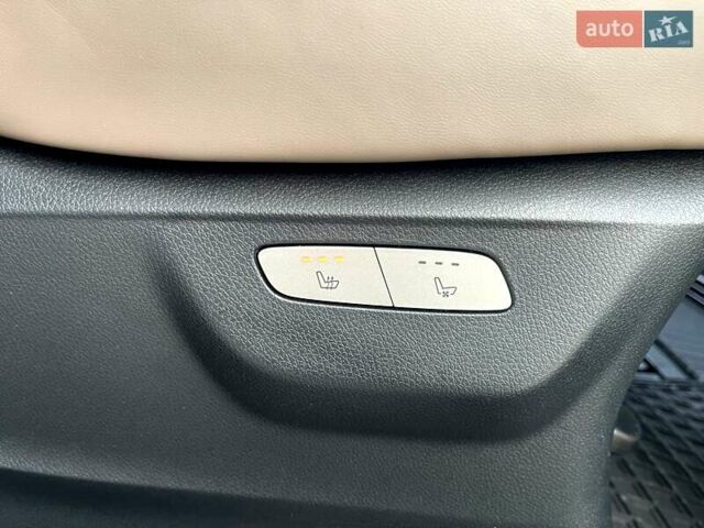 Чорний Мерседес В-Клас, об'ємом двигуна 1.95 л та пробігом 40 тис. км за 65000 $, фото 15 на Automoto.ua