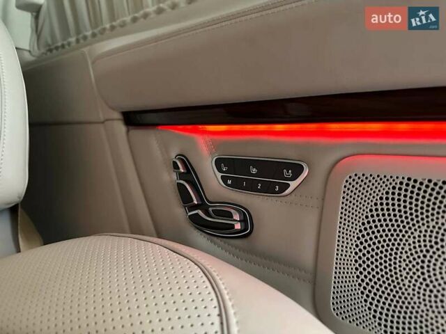 Чорний Мерседес В-Клас, об'ємом двигуна 2.14 л та пробігом 51 тис. км за 119500 $, фото 15 на Automoto.ua