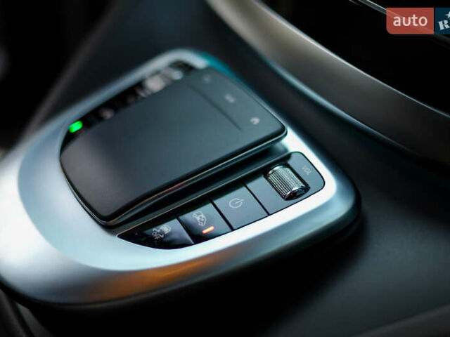 Чорний Мерседес В-Клас, об'ємом двигуна 2.14 л та пробігом 26 тис. км за 88800 $, фото 50 на Automoto.ua