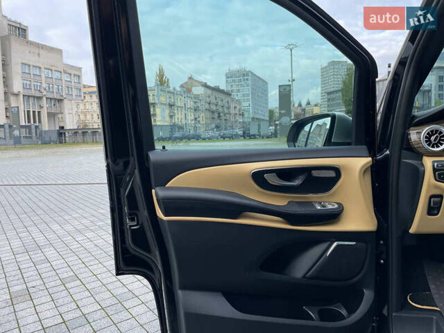 Чорний Мерседес В-Клас, об'ємом двигуна 2.14 л та пробігом 47 тис. км за 124999 $, фото 6 на Automoto.ua