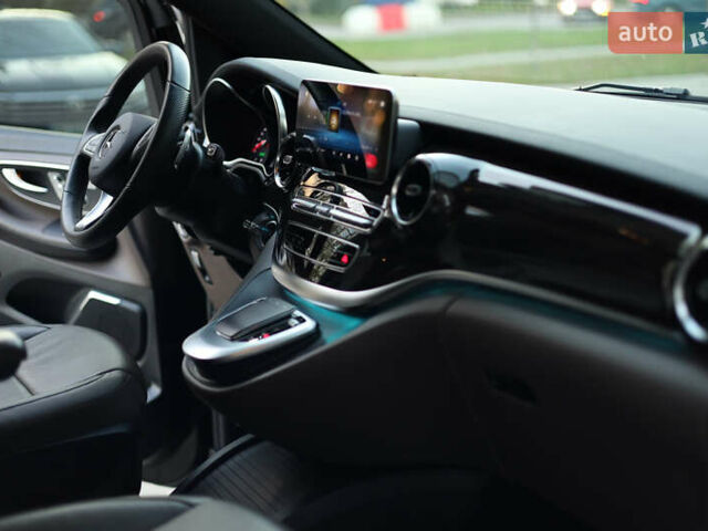 Чорний Мерседес В-Клас, об'ємом двигуна 2.14 л та пробігом 26 тис. км за 88800 $, фото 49 на Automoto.ua