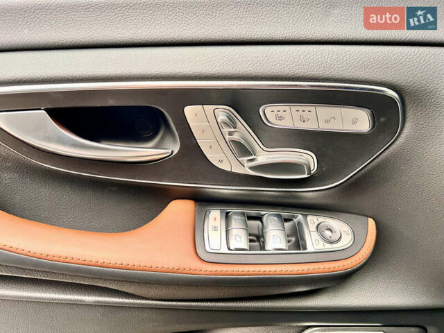 Чорний Мерседес В-Клас, об'ємом двигуна 1.95 л та пробігом 28 тис. км за 122000 $, фото 7 на Automoto.ua