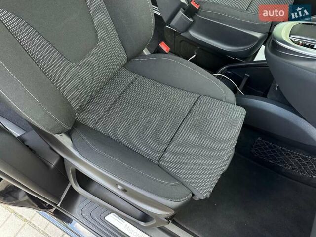 Черный Мерседес В-Класс, объемом двигателя 2.14 л и пробегом 48 тыс. км за 81900 $, фото 26 на Automoto.ua