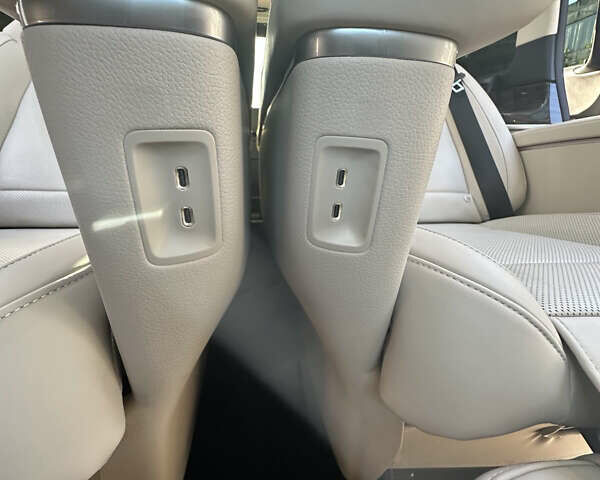 Черный Мерседес В-Класс, объемом двигателя 1.95 л и пробегом 57 тыс. км за 101000 $, фото 66 на Automoto.ua