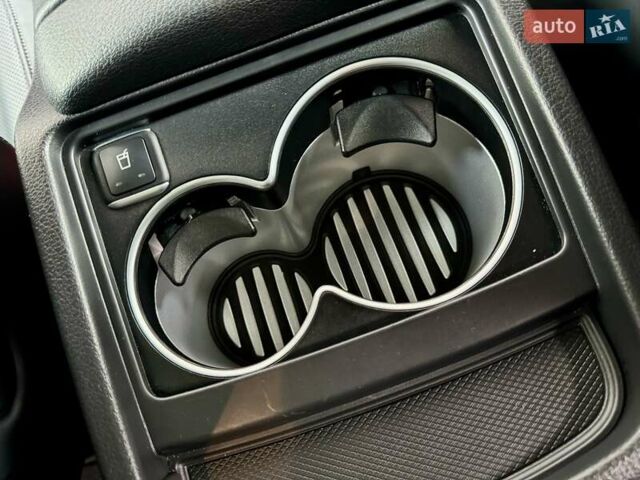 Черный Мерседес В-Класс, объемом двигателя 2 л и пробегом 56 тыс. км за 97000 $, фото 53 на Automoto.ua