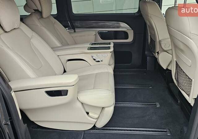 Чорний Мерседес В-Клас, об'ємом двигуна 1.95 л та пробігом 58 тис. км за 105000 $, фото 35 на Automoto.ua