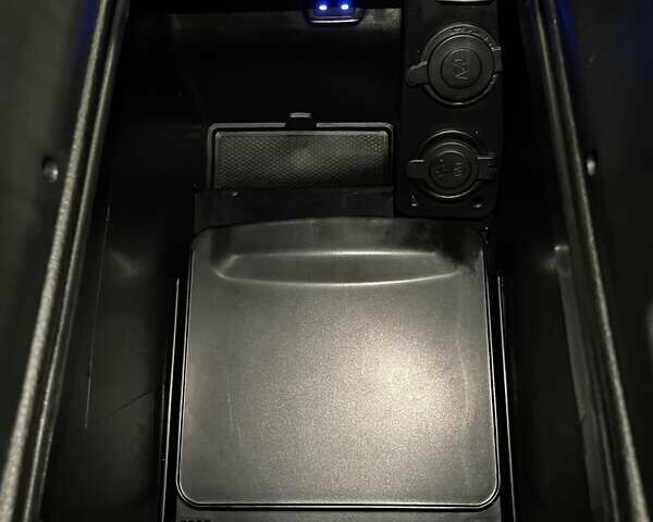 Чорний Мерседес В-Клас, об'ємом двигуна 2.14 л та пробігом 35 тис. км за 89700 $, фото 48 на Automoto.ua