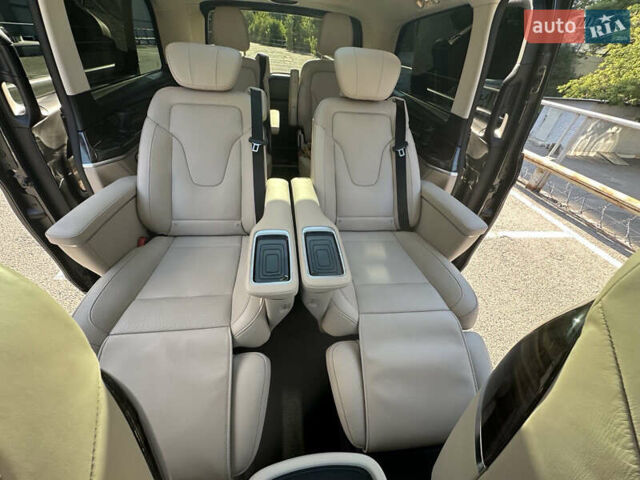 Черный Мерседес В-Класс, объемом двигателя 1.95 л и пробегом 57 тыс. км за 101000 $, фото 65 на Automoto.ua