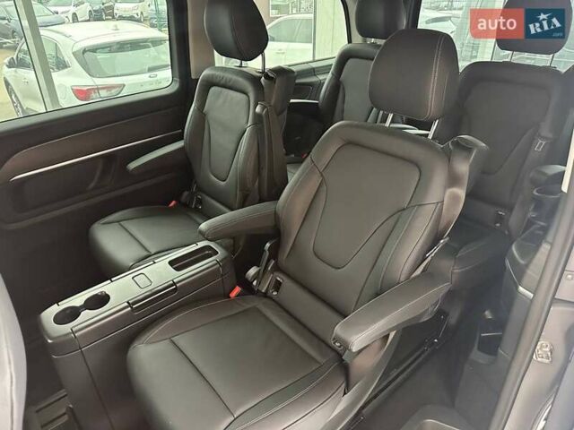 Чорний Мерседес В-Клас, об'ємом двигуна 2 л та пробігом 40 тис. км за 79500 $, фото 10 на Automoto.ua