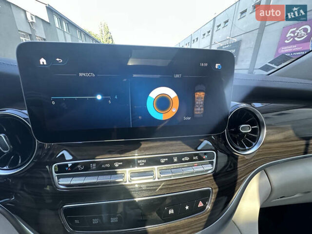 Черный Мерседес В-Класс, объемом двигателя 1.95 л и пробегом 57 тыс. км за 101000 $, фото 51 на Automoto.ua