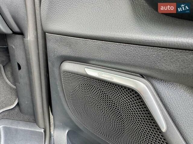 Чорний Мерседес В-Клас, об'ємом двигуна 1.95 л та пробігом 3 тис. км за 105900 $, фото 53 на Automoto.ua