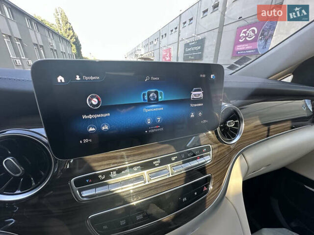 Черный Мерседес В-Класс, объемом двигателя 1.95 л и пробегом 57 тыс. км за 101000 $, фото 57 на Automoto.ua