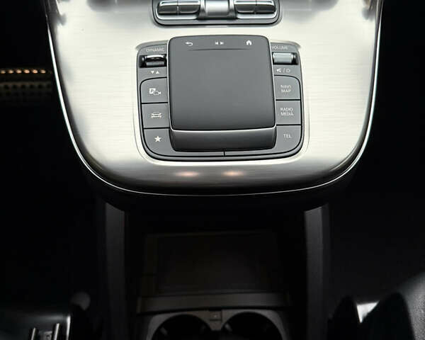 Черный Мерседес В-Класс, объемом двигателя 1.95 л и пробегом 19 тыс. км за 125000 $, фото 20 на Automoto.ua