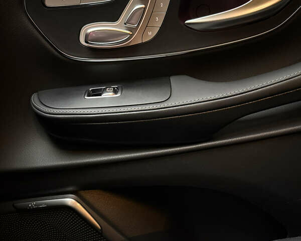 Черный Мерседес В-Класс, объемом двигателя 1.95 л и пробегом 19 тыс. км за 125000 $, фото 23 на Automoto.ua