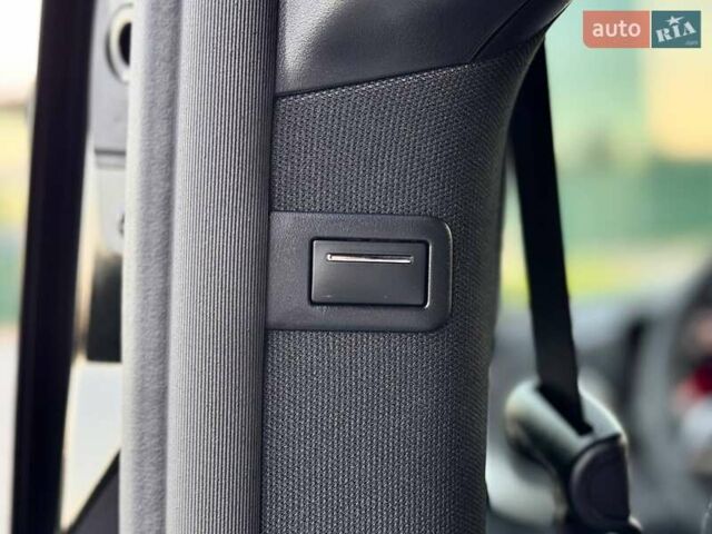Черный Мерседес В-Класс, объемом двигателя 1.95 л и пробегом 38 тыс. км за 137700 $, фото 41 на Automoto.ua