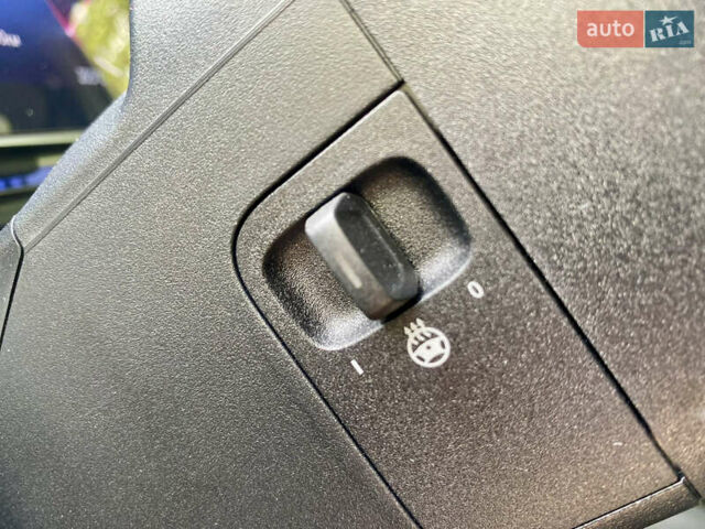 Чорний Мерседес В-Клас, об'ємом двигуна 1.95 л та пробігом 32 тис. км за 131500 $, фото 28 на Automoto.ua