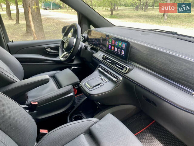 Чорний Мерседес В-Клас, об'ємом двигуна 1.95 л та пробігом 32 тис. км за 131500 $, фото 11 на Automoto.ua