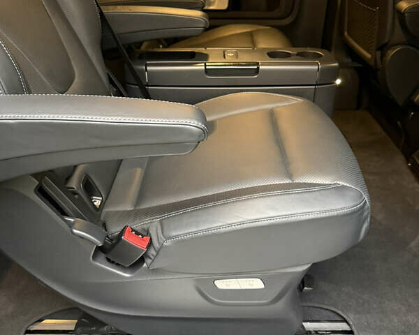 Черный Мерседес В-Класс, объемом двигателя 1.95 л и пробегом 19 тыс. км за 125000 $, фото 30 на Automoto.ua