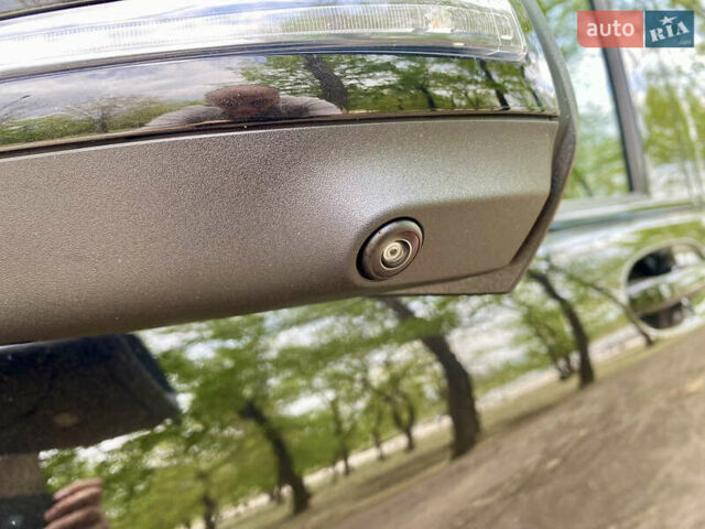 Чорний Мерседес В-Клас, об'ємом двигуна 1.95 л та пробігом 32 тис. км за 131500 $, фото 30 на Automoto.ua