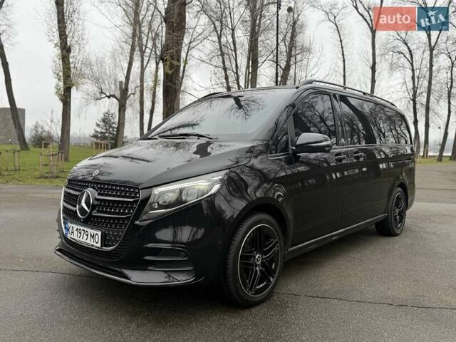 Черный Мерседес В-Класс, объемом двигателя 2 л и пробегом 41 тыс. км за 110000 $, фото 2 на Automoto.ua