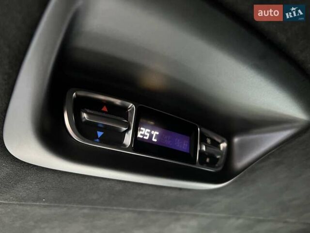 Черный Мерседес В-Класс, объемом двигателя 1.95 л и пробегом 93 тыс. км за 98500 $, фото 33 на Automoto.ua