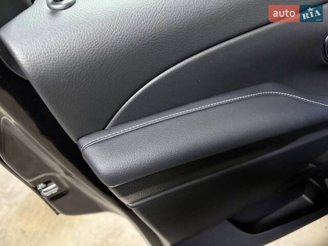 Черный Мерседес В-Класс, объемом двигателя 1.9 л и пробегом 8 тыс. км за 119500 $, фото 37 на Automoto.ua