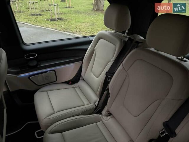 Черный Мерседес В-Класс, объемом двигателя 2 л и пробегом 41 тыс. км за 110000 $, фото 22 на Automoto.ua