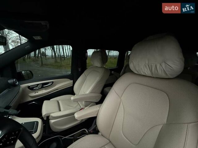 Черный Мерседес В-Класс, объемом двигателя 2 л и пробегом 41 тыс. км за 110000 $, фото 19 на Automoto.ua