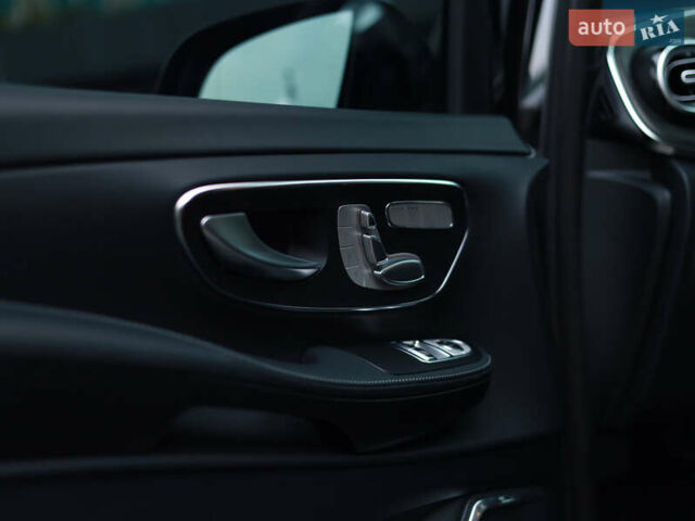 Черный Мерседес В-Класс, объемом двигателя 1.95 л и пробегом 19 тыс. км за 125000 $, фото 21 на Automoto.ua